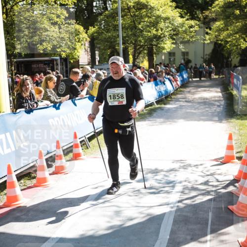 09.05.2026 - Störlauf H.Heesch http://msf.ph/oto/9677236 09.05.2026 16:00:48 Ziel 1858 meine-sportfotos.de