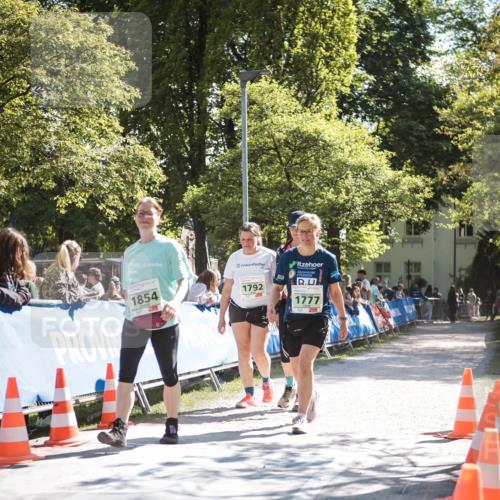 09.05.2026 - Störlauf H.Heesch http://msf.ph/oto/9677373 09.05.2026 16:05:15 Ziel 1854, 1792, 1777 meine-sportfotos.de