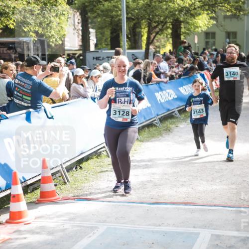 09.05.2026 - Störlauf H.Heesch http://msf.ph/oto/9679515 09.05.2026 16:39:49 Ziel 3128, 3143, 3140 meine-sportfotos.de