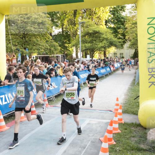 09.05.2026 - Störlauf H.Heesch http://msf.ph/oto/9679891 09.05.2026 17:27:06 Ziel 3835, 3874, 3720, 00 meine-sportfotos.de