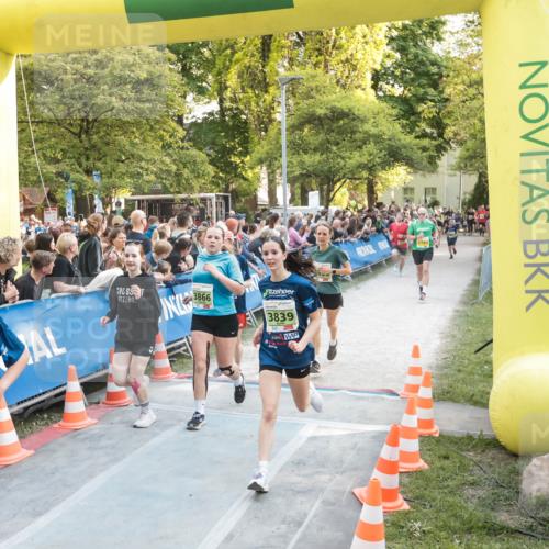09.05.2026 - Störlauf H.Heesch http://msf.ph/oto/9679920 09.05.2026 17:27:30 Ziel 2026, 3932, 3866, 3839, 28 meine-sportfotos.de