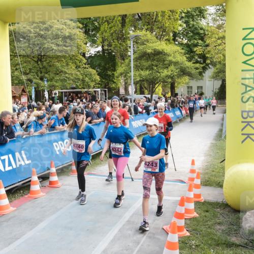09.05.2026 - Störlauf H.Heesch http://msf.ph/oto/9680808 09.05.2026 18:14:55 Ziel 4240, 4242, 4243 meine-sportfotos.de