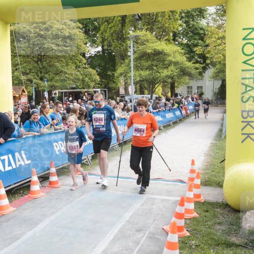 09.05.2026 - Störlauf H.Heesch http://msf.ph/oto/9680883 09.05.2026 18:16:54 Ziel 4247, 4246 meine-sportfotos.de