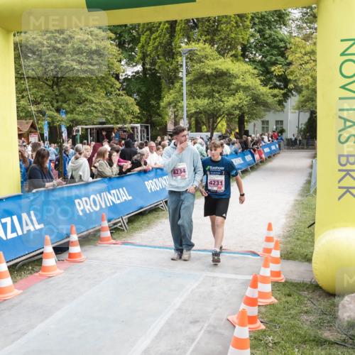 09.05.2026 - Störlauf H.Heesch http://msf.ph/oto/9681016 09.05.2026 18:23:39 Ziel 4234, 4231, 82 meine-sportfotos.de