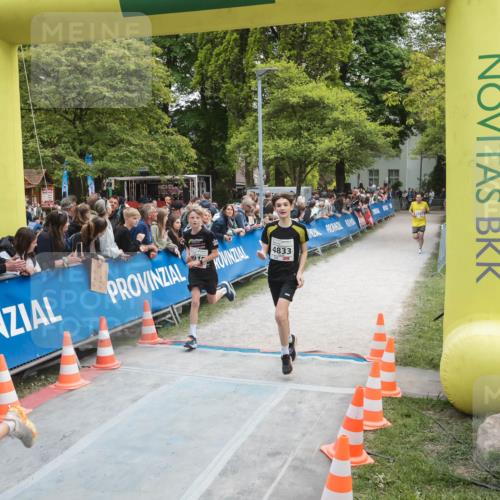 09.05.2026 - Störlauf H.Heesch http://msf.ph/oto/9681221 09.05.2026 18:45:14 Ziel 703, 4833 meine-sportfotos.de