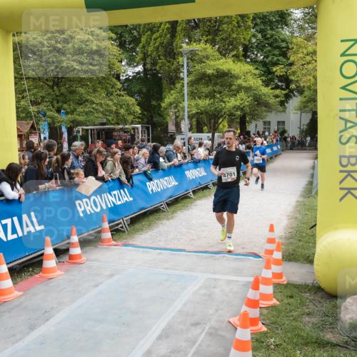 09.05.2026 - Störlauf H.Heesch http://msf.ph/oto/9681233 09.05.2026 18:45:59 Ziel 4701, 4902, 02 meine-sportfotos.de