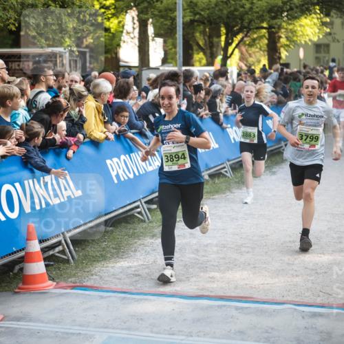 09.05.2026 - Störlauf H.Heesch http://msf.ph/oto/9681234 09.05.2026 17:24:39 Ziel 3883, 3894, 3799 meine-sportfotos.de