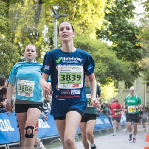 09.05.2026 - Störlauf H.Heesch http://msf.ph/oto/9681367 09.05.2026 17:27:30 Ziel 111, 2026, 3866, 3839, 2789 meine-sportfotos.de