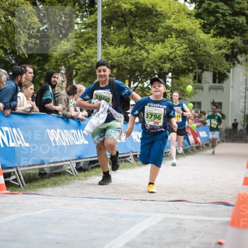 09.05.2026 - Störlauf H.Heesch http://msf.ph/oto/9682392 09.05.2026 17:47:24 Ziel 3800, 3796, 39 meine-sportfotos.de