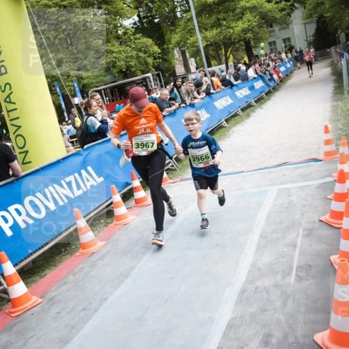 09.05.2026 - Störlauf H.Heesch http://msf.ph/oto/9682456 09.05.2026 17:49:16 Ziel 3967, 3966 meine-sportfotos.de