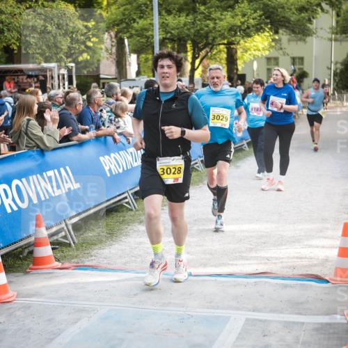 09.05.2026 - Störlauf H.Heesch http://msf.ph/oto/9682764 09.05.2026 18:11:26 Ziel 3028, 3029, 4187 meine-sportfotos.de