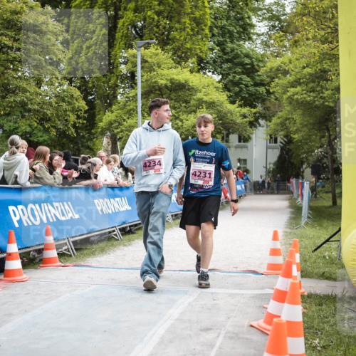 09.05.2026 - Störlauf H.Heesch http://msf.ph/oto/9683144 09.05.2026 18:23:39 Ziel 4234, 4231 meine-sportfotos.de