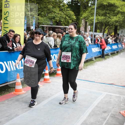 09.05.2026 - Störlauf H.Heesch http://msf.ph/oto/9683233 09.05.2026 18:28:36 Ziel 4098, 20, 4103 meine-sportfotos.de