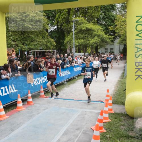 09.05.2026 - Störlauf H.Heesch http://msf.ph/oto/9683719 09.05.2026 18:50:05 Ziel 5142, 4829, 09 meine-sportfotos.de