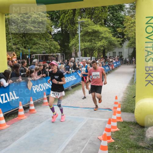 09.05.2026 - Störlauf H.Heesch http://msf.ph/oto/9683779 09.05.2026 18:52:47 Ziel 4633, 4379, 4402 meine-sportfotos.de