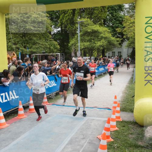 09.05.2026 - Störlauf H.Heesch http://msf.ph/oto/9683856 09.05.2026 18:55:23 Ziel 4858, 204, 5630, 88 meine-sportfotos.de