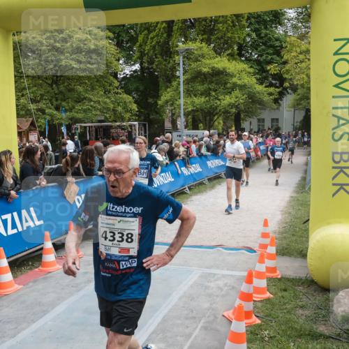 09.05.2026 - Störlauf H.Heesch http://msf.ph/oto/9684000 09.05.2026 19:00:39 Ziel 4338, 4652, 98 meine-sportfotos.de
