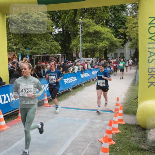 09.05.2026 - Störlauf H.Heesch http://msf.ph/oto/9684086 09.05.2026 19:04:45 Ziel 4324, 4354, 128, 48 meine-sportfotos.de