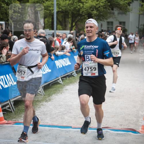 09.05.2026 - Störlauf H.Heesch http://msf.ph/oto/9684558 09.05.2026 18:52:10 Ziel 4657, 4759, 5112 meine-sportfotos.de
