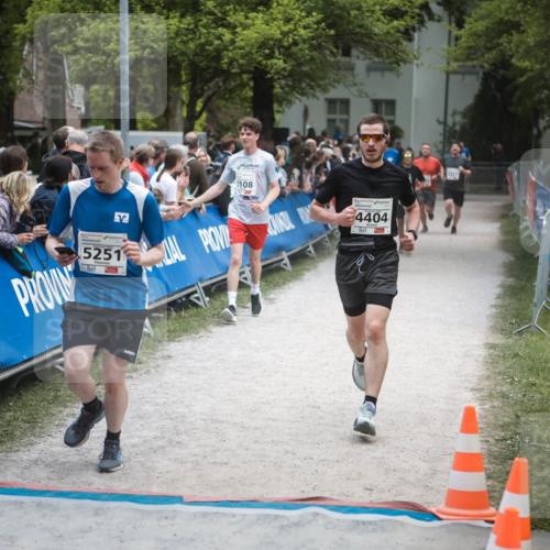 09.05.2026 - Störlauf H.Heesch http://msf.ph/oto/9684580 09.05.2026 18:52:25 Ziel 108, 4404, 5251 meine-sportfotos.de