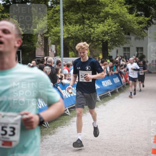 09.05.2026 - Störlauf H.Heesch http://msf.ph/oto/9684643 09.05.2026 18:53:11 Ziel 153, 5, 4643 meine-sportfotos.de
