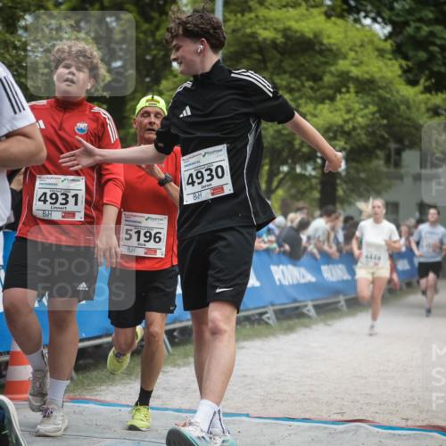 09.05.2026 - Störlauf H.Heesch http://msf.ph/oto/9684695 09.05.2026 18:53:54 Ziel 2026, 4931, 5196, 2026, 4930 meine-sportfotos.de