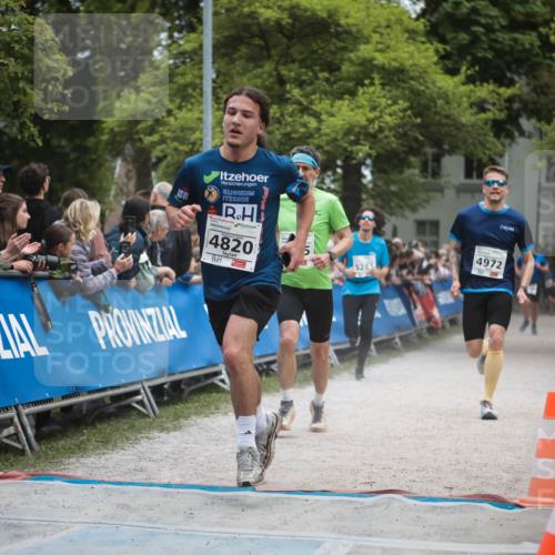 09.05.2026 - Störlauf H.Heesch http://msf.ph/oto/9684716 09.05.2026 18:54:09 Ziel 4820, 528, 4972 meine-sportfotos.de