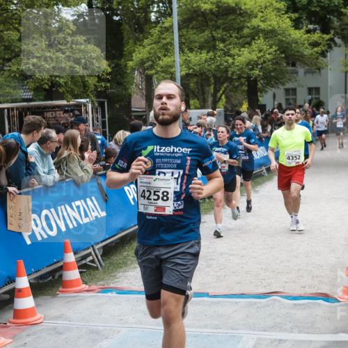 09.05.2026 - Störlauf H.Heesch http://msf.ph/oto/9684975 09.05.2026 18:57:32 Ziel 10, 4258, 4352 meine-sportfotos.de