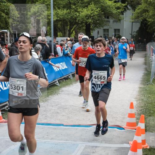 09.05.2026 - Störlauf H.Heesch http://msf.ph/oto/9685049 09.05.2026 18:58:24 Ziel 2026, 5302, 1, 98, 5301, 472, 4669, 5303 meine-sportfotos.de