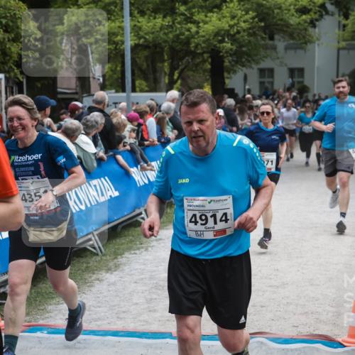 09.05.2026 - Störlauf H.Heesch http://msf.ph/oto/9685210 09.05.2026 19:00:19 Ziel 2026, 435, 2026, 4914, 71, 461 meine-sportfotos.de