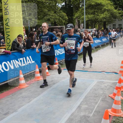 09.05.2026 - Störlauf H.Heesch http://msf.ph/oto/9685230 09.05.2026 19:00:32 Ziel 4951, 933, 4392 meine-sportfotos.de