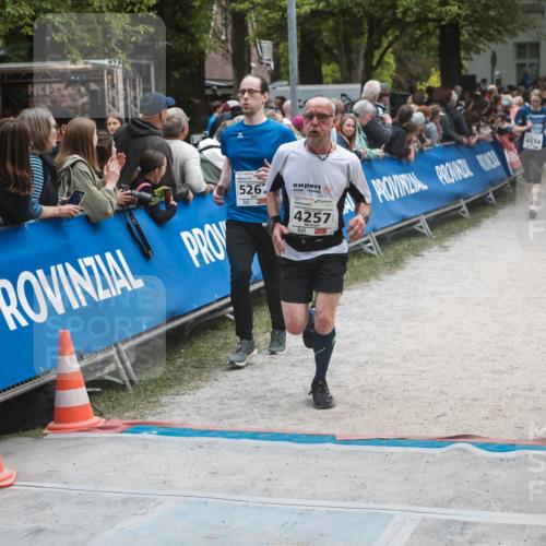 09.05.2026 - Störlauf H.Heesch http://msf.ph/oto/9685235 09.05.2026 19:00:35 Ziel 10, 5267, 4257, 4514, 4338 meine-sportfotos.de