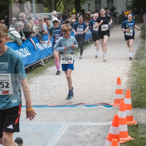 09.05.2026 - Störlauf H.Heesch http://msf.ph/oto/9685253 09.05.2026 19:00:47 Ziel 8249, 4552, 4640, 4564, 4948, 4832 meine-sportfotos.de