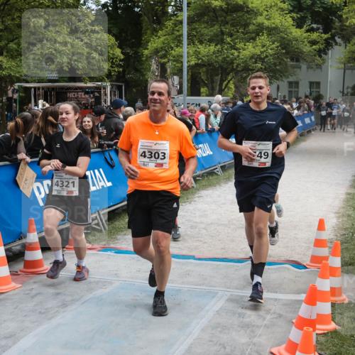 09.05.2026 - Störlauf H.Heesch http://msf.ph/oto/9685333 09.05.2026 19:02:00 Ziel 4321, 4303, 49 meine-sportfotos.de