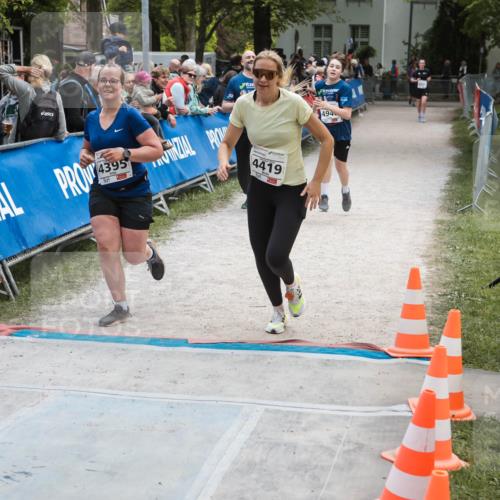 09.05.2026 - Störlauf H.Heesch http://msf.ph/oto/9685765 09.05.2026 19:08:15 Ziel 4395, 4419, 494 meine-sportfotos.de
