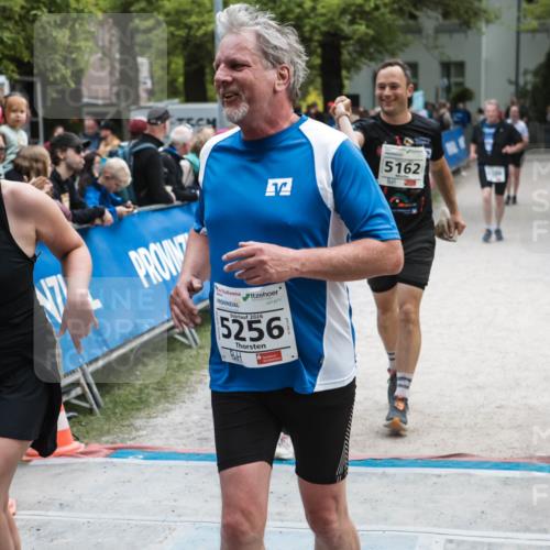 09.05.2026 - Störlauf H.Heesch http://msf.ph/oto/9685928 09.05.2026 19:11:29 Ziel 2026, 5256, 5162 meine-sportfotos.de