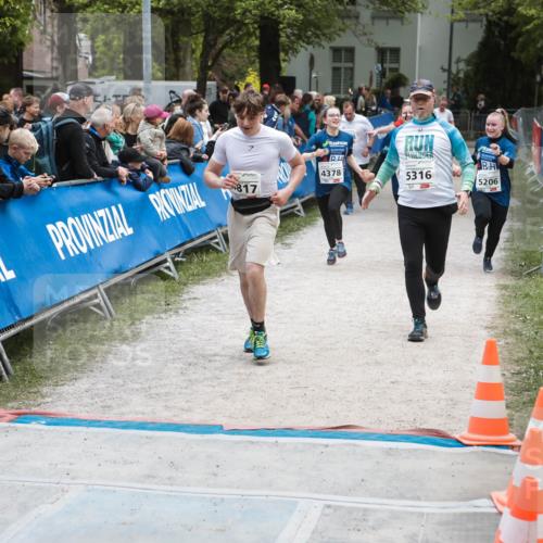 09.05.2026 - Störlauf H.Heesch http://msf.ph/oto/9685949 09.05.2026 19:12:01 Ziel 21, 99, 817, 4378, 5316, 5206 meine-sportfotos.de