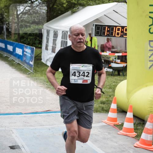 09.05.2026 - Störlauf H.Heesch http://msf.ph/oto/9686102 09.05.2026 19:18:48 Ziel 88, 88, 9, 4342 meine-sportfotos.de