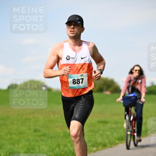 10.05.2026 - 8. Wedeler Halbmarathon Dr. Thomas Lammeyer http://msf.ph/oto/9690875 10.05.2026 11:08:05 Laufen 887 meine-sportfotos.de