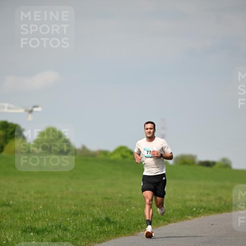 10.05.2026 - 8. Wedeler Halbmarathon Dr. Thomas Lammeyer http://msf.ph/oto/9690972 10.05.2026 11:11:17 Laufen  meine-sportfotos.de