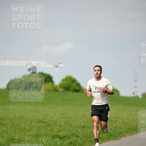 10.05.2026 - 8. Wedeler Halbmarathon Dr. Thomas Lammeyer http://msf.ph/oto/9690998 10.05.2026 11:11:19 Laufen  meine-sportfotos.de