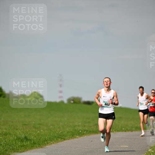 10.05.2026 - 8. Wedeler Halbmarathon Dr. Thomas Lammeyer http://msf.ph/oto/9691045 10.05.2026 11:11:47 Laufen 802 meine-sportfotos.de