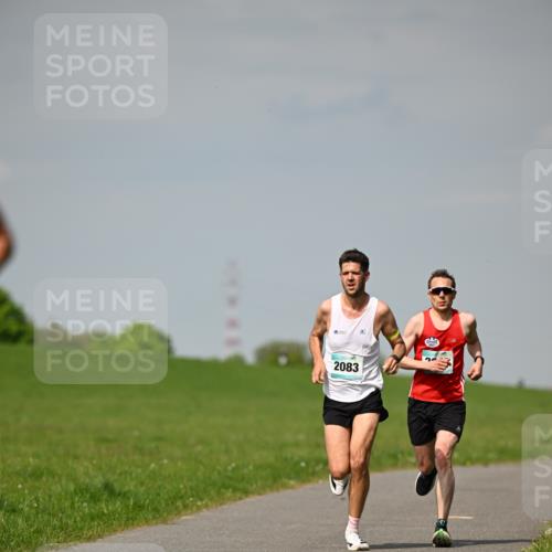 10.05.2026 - 8. Wedeler Halbmarathon Dr. Thomas Lammeyer http://msf.ph/oto/9691108 10.05.2026 11:11:51 Laufen 2083 meine-sportfotos.de