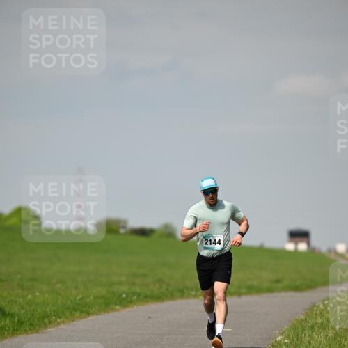 10.05.2026 - 8. Wedeler Halbmarathon Dr. Thomas Lammeyer http://msf.ph/oto/9691194 10.05.2026 11:12:02 Laufen 2144 meine-sportfotos.de