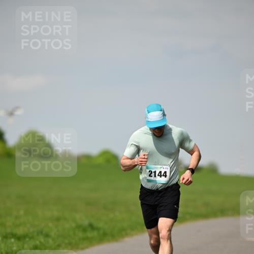 10.05.2026 - 8. Wedeler Halbmarathon Dr. Thomas Lammeyer http://msf.ph/oto/9691222 10.05.2026 11:12:05 Laufen 173, 2144 meine-sportfotos.de