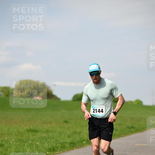 10.05.2026 - 8. Wedeler Halbmarathon Dr. Thomas Lammeyer http://msf.ph/oto/9691251 10.05.2026 11:12:07 Laufen 173, 2144 meine-sportfotos.de