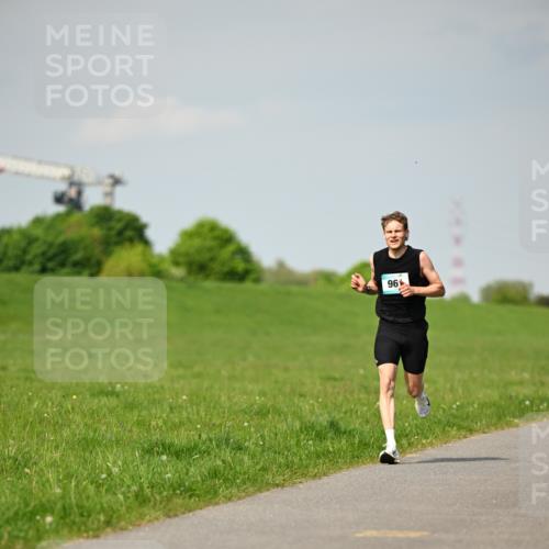 10.05.2026 - 8. Wedeler Halbmarathon Dr. Thomas Lammeyer http://msf.ph/oto/9691274 10.05.2026 11:12:37 Laufen  meine-sportfotos.de