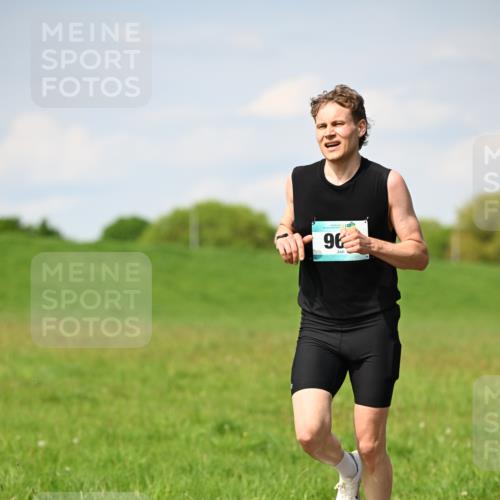 10.05.2026 - 8. Wedeler Halbmarathon Dr. Thomas Lammeyer http://msf.ph/oto/9691312 10.05.2026 11:12:42 Laufen  meine-sportfotos.de