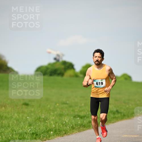 10.05.2026 - 8. Wedeler Halbmarathon Dr. Thomas Lammeyer http://msf.ph/oto/9691323 10.05.2026 11:12:45 Laufen 619 meine-sportfotos.de