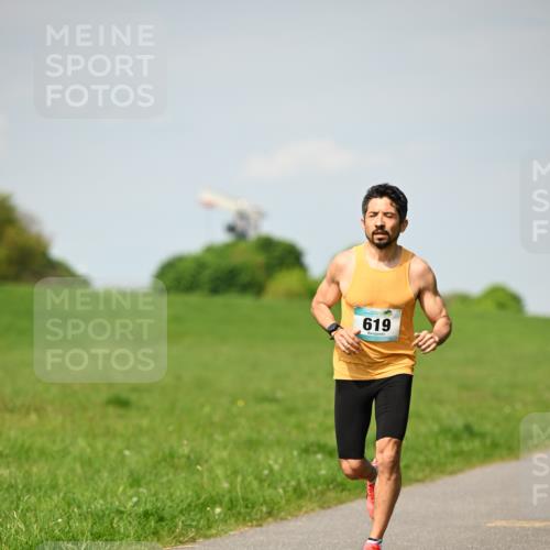 10.05.2026 - 8. Wedeler Halbmarathon Dr. Thomas Lammeyer http://msf.ph/oto/9691328 10.05.2026 11:12:45 Laufen 619 meine-sportfotos.de